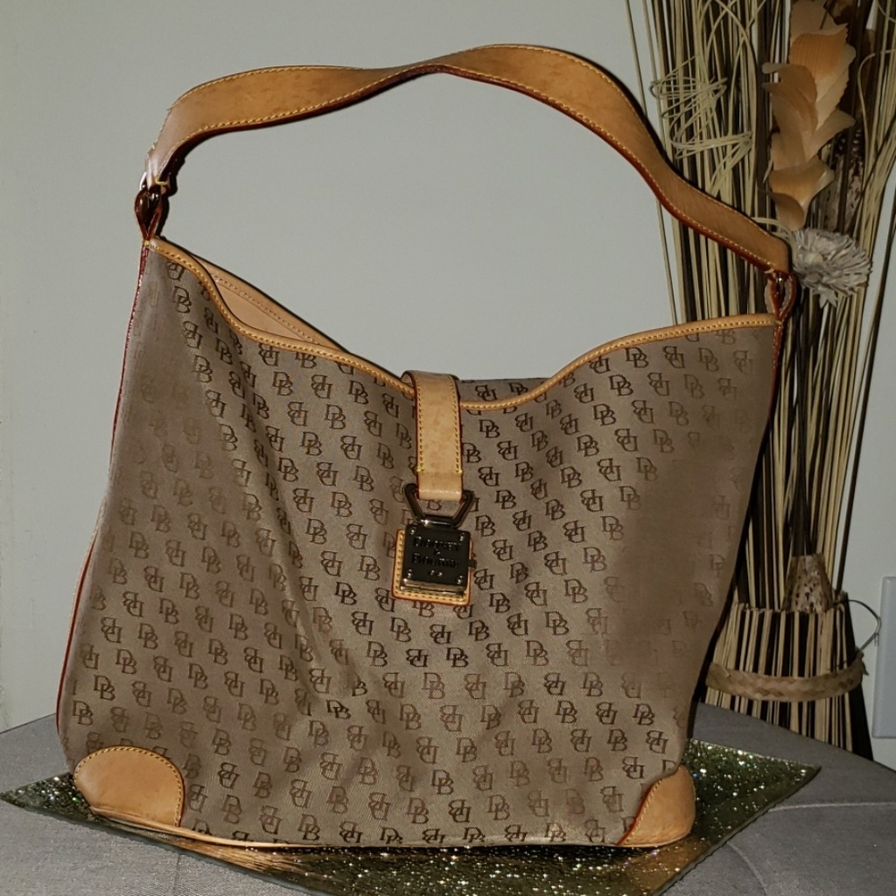 Dooney & Bourke bag